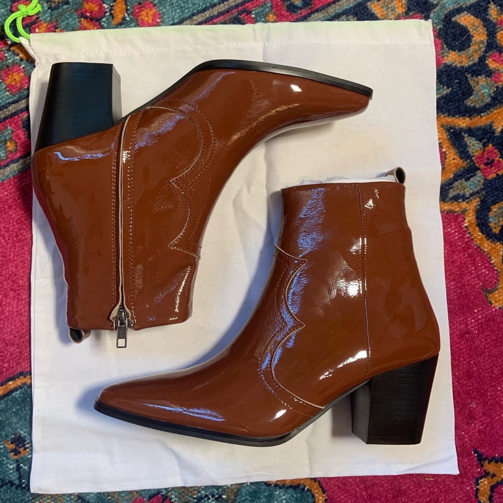 CAVERLEY western patent leather boots